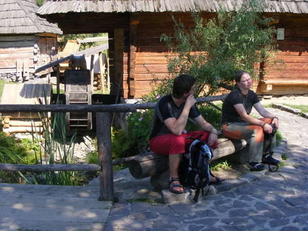 r003.jpg 