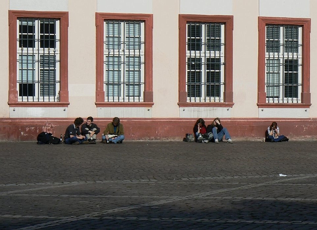 h16