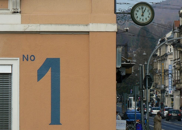 h18