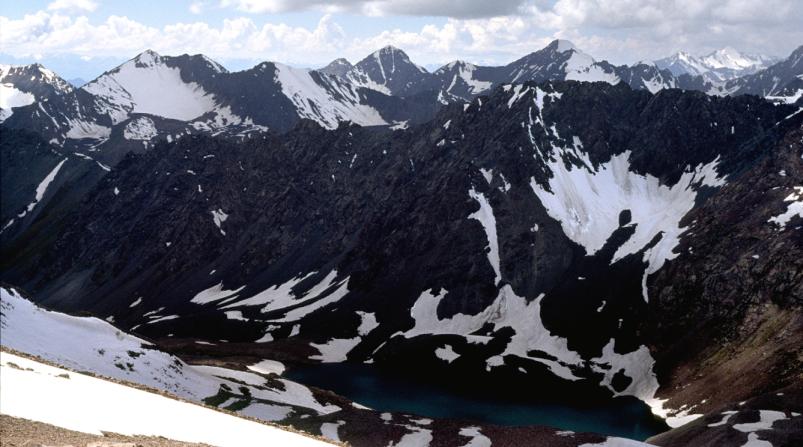 Vhled ze sedla Ak-suu (3900 m.n.m.), msto kde potkte snnho leoparda sp ne lovka